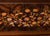 Bandeja de madera de reloj de pie con incrustaciones florales en beige, naranja y dorado
