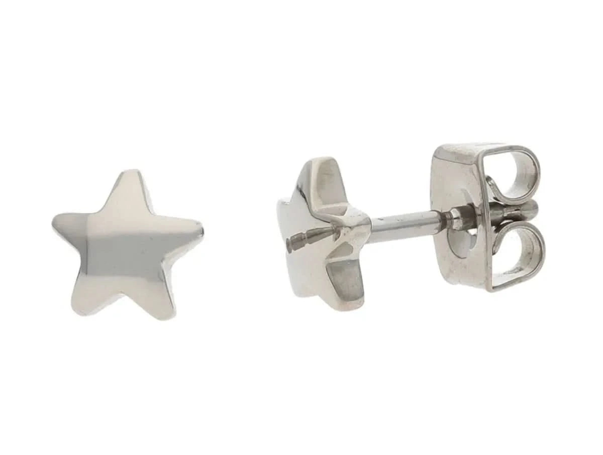 Pendientes de titanio con colgante de estrella y cierre de mariposa