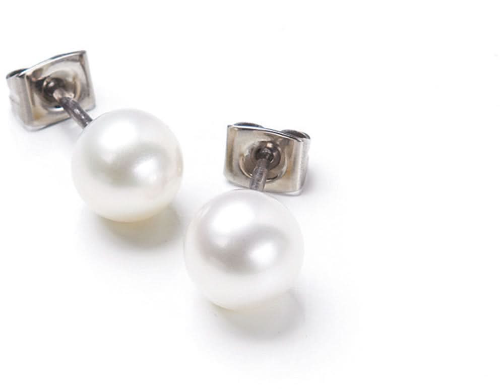 Pendientes con perlas de agua dulce cultivadas y montura de pasador plateado