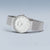 Reloj Bering para mujer con caja redonda y pulsera milanesa plateada