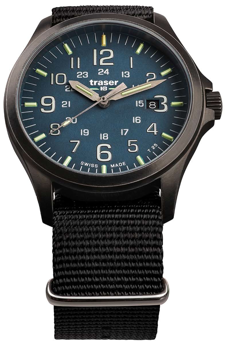 Pulsera con esfera oscura y correa de tela negra, marcadores luminosos en verde