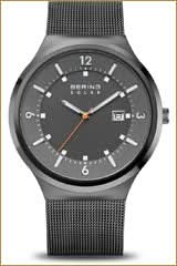 Reloj solar para hombre: esfera negra, correa Milanesa, caja redonda de acero inoxidable