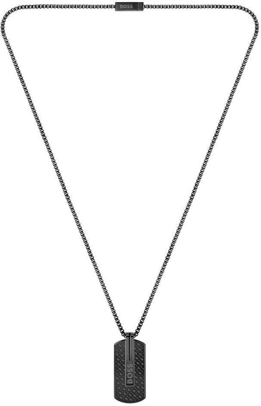 Cadena veneciana con colgante rectangular, oscuro, con inscripción BOSS
