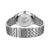 Pulsera de hombre vista trasera, brazalete de metal plateado con cierre y tapa trasera grabada