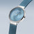 Reloj de mujer con esfera azul, caja plateada y correa milanesa azul
