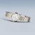 Reloj de mujer con pulsera bicolor de acero inoxidable y esfera nacarada, vista general