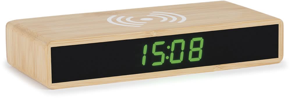 Reloj despertador digital moderno con aspecto de madera (bambú) y pantalla LED verde, rectangular.