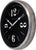 Reloj de pared con esfera negra, números grandes y marco de metal plateado