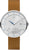 Reloj de hombre con correa de cuero marrón, caja plateada y esfera con marcadores azules