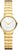 "Reloj de mujer con pulsera de metal dorado y esfera redonda; índices blancos, manecillas doradas"