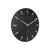Reloj de pared Karlsson con esfera negra y marcadores de bastón dorados, redondo