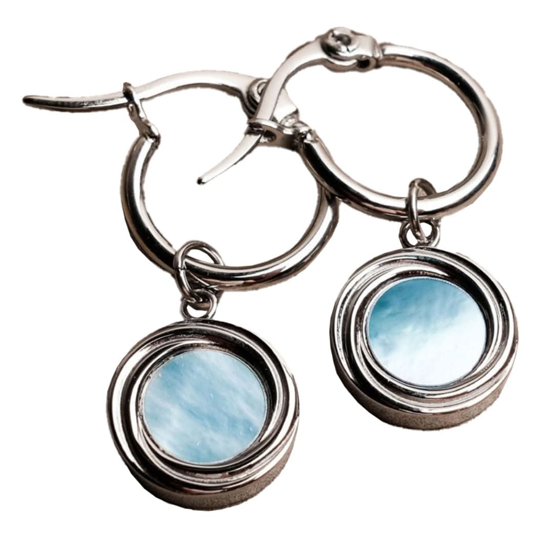 Pendientes de aro plateados con colgante redondo y piedra azul