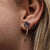Pendiente de oreja: pendiente de plata con piedra cuadrada azul y cadena