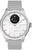 Smartwatch con caja plateada, esfera blanca y correa de silicona gris