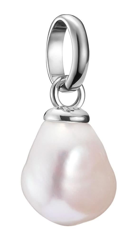 Colgante de charm de plata con perla de agua dulce cultivada y ojal