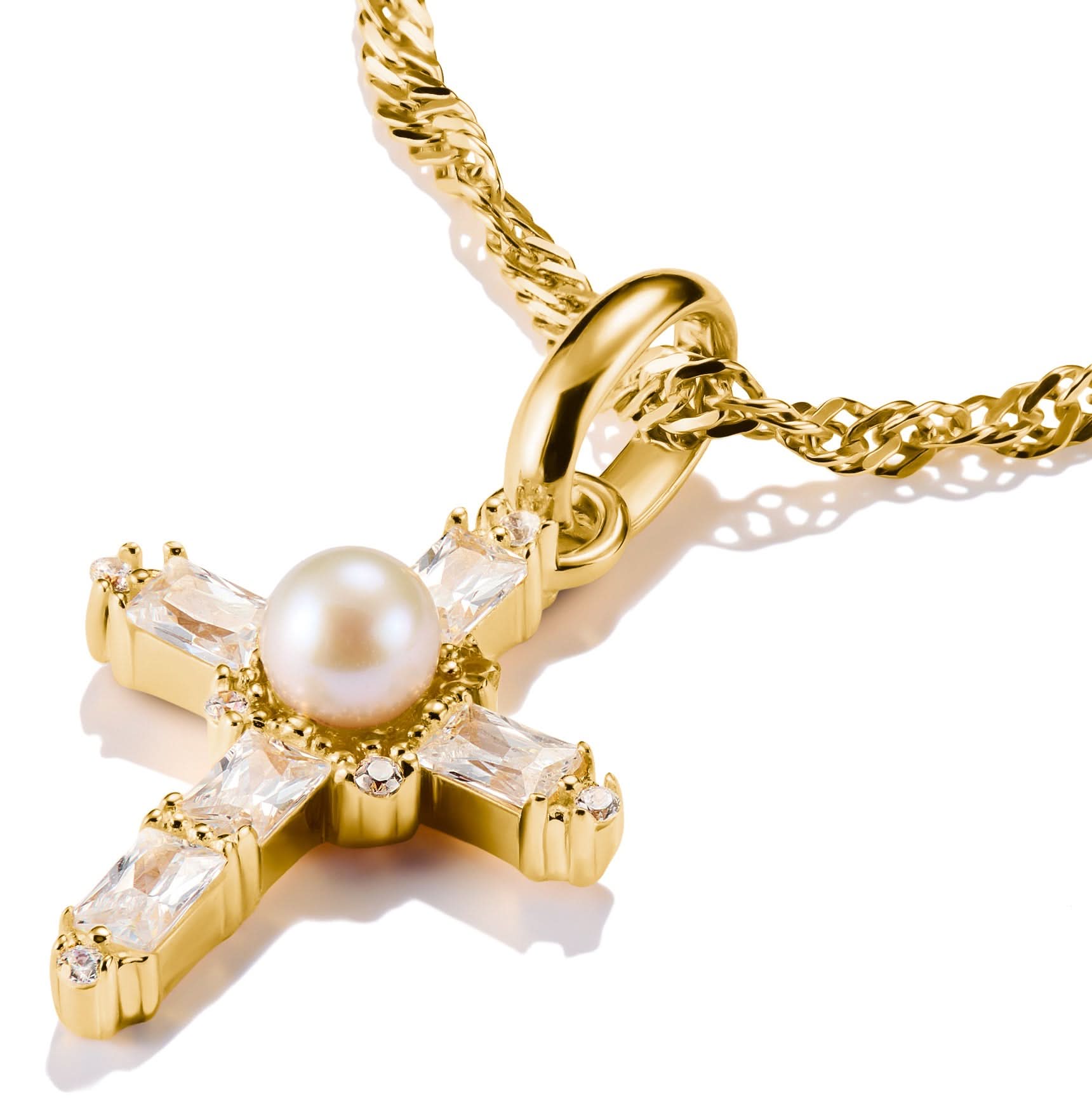 Charm de cruz chapado en oro con perla y circonitas transparentes, con ojal para cinta de cadena