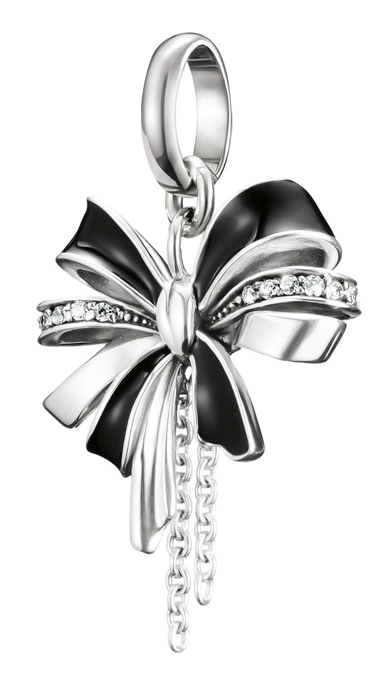 Charm de lazo con esmalte negro, detalles brillantes y colgante de cadena en tono plateado