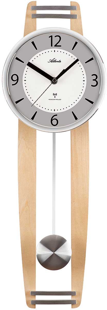 Reloj de pared de madera con esfera redonda blanca, números negros y manecillas delgadas
