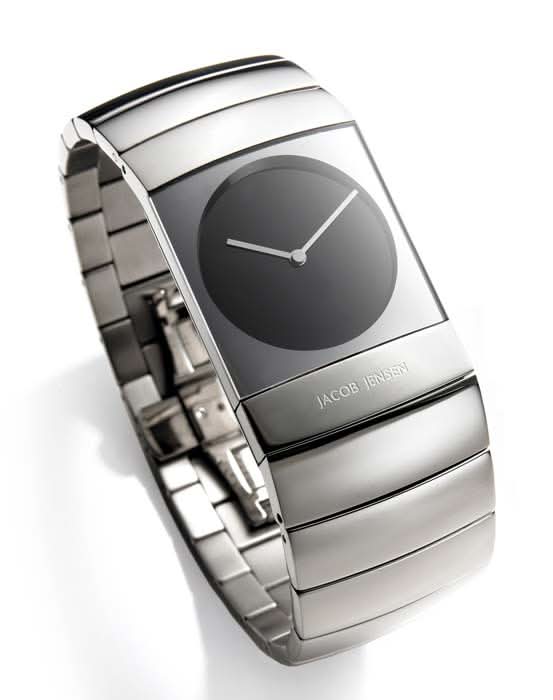 Pulsera de hombre con esfera negra y brazalete de metal plateado, caja rectangular