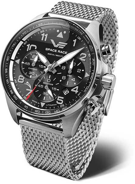 Reloj de hombre con correa de acero inoxidable plateado y esfera negra con subesferas de cronógrafo