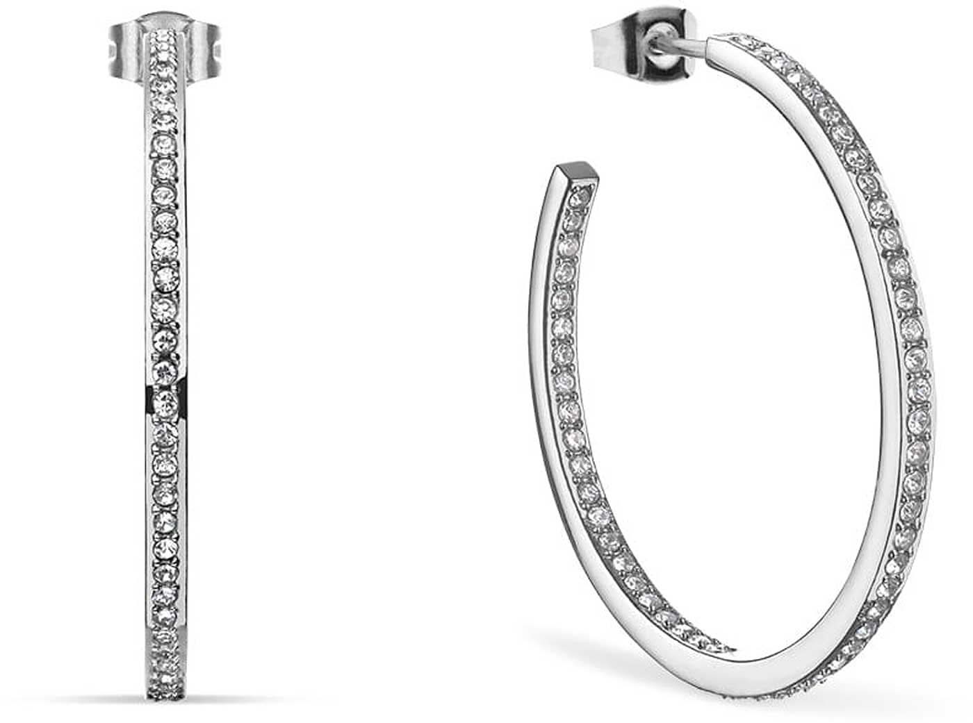 Aros plateados de acero inoxidable con filas de brillantes, redondos