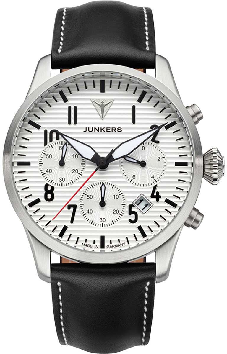 Reloj de hombre con correa de cuero negra, caja plateada y esfera blanca.