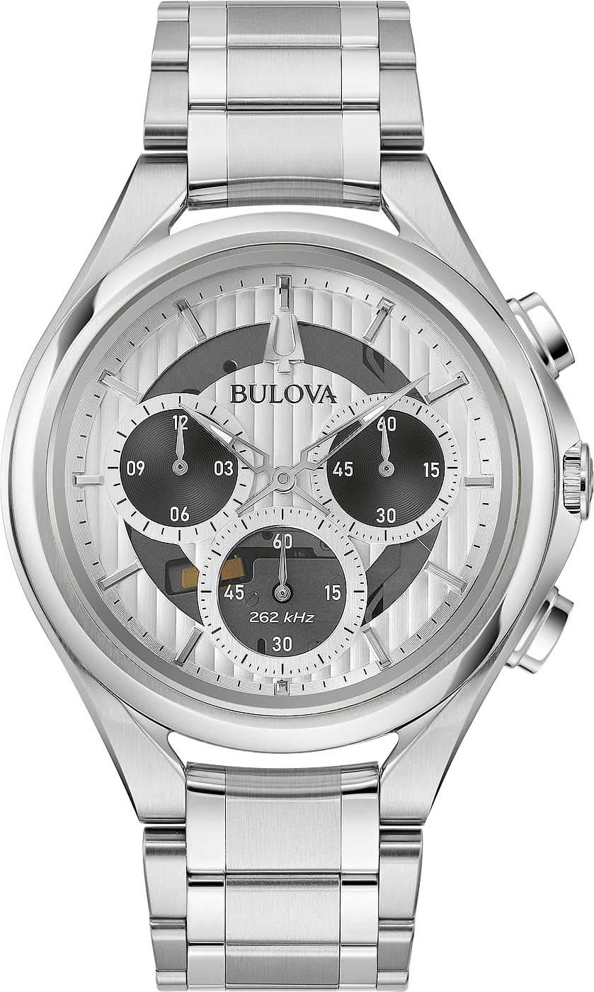 Reloj Bulova para hombre con correa de acero inoxidable plateado, esfera plateada y subesferas de cronógrafo.