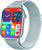 Smartwatch con correa de malla metálica y pantalla cuadrada con iconos de aplicaciones