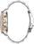 Vista de perfil de un reloj para hombre con correa de acero inoxidable plateado y pulsadores en oro rosa