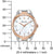 Reloj de mujer con esfera de nácar, bisel en tono oro rosa y brazalete de acero inoxidable