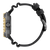 Pulsera de hombre con correa de silicona negra y hebilla, vista lateral