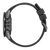 Reloj de hombre con correa negra, vista lateral con controles y botones