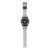 Casio G-Shock Herrenarmbanduhr in Seitenansicht mit grauem Silikonband.