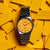 Casio Herrenarmbanduhr mit silbernem Metallarmband, schwarzem Zifferblatt und Datumsanzeige