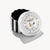 Colgante con Charm Club, logo de Peanuts y grabado ©2025 Peanuts World