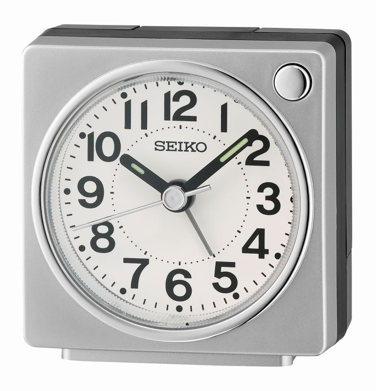 Seiko QHE196S Reloj Despertador Plateado • Mecanismo Sweep Silencioso • Agujas Lumibrite
