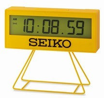 Seiko LCD-Wecker in Gelb mit großem Display und Standfuß, zeigt 10:08:59
