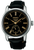 Reloj de hombre con esfera negra, índices dorados y correa de cuero