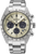 Reloj de hombre con correa de acero inoxidable plateado, esfera beige y subesferas de cronógrafo