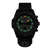 Pulsera de hombre con caja negra y marcadores verdes luminosos en esfera oscura.