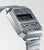 Reloj digital Casio Vintage con pantalla LCD y botones, caja plateada