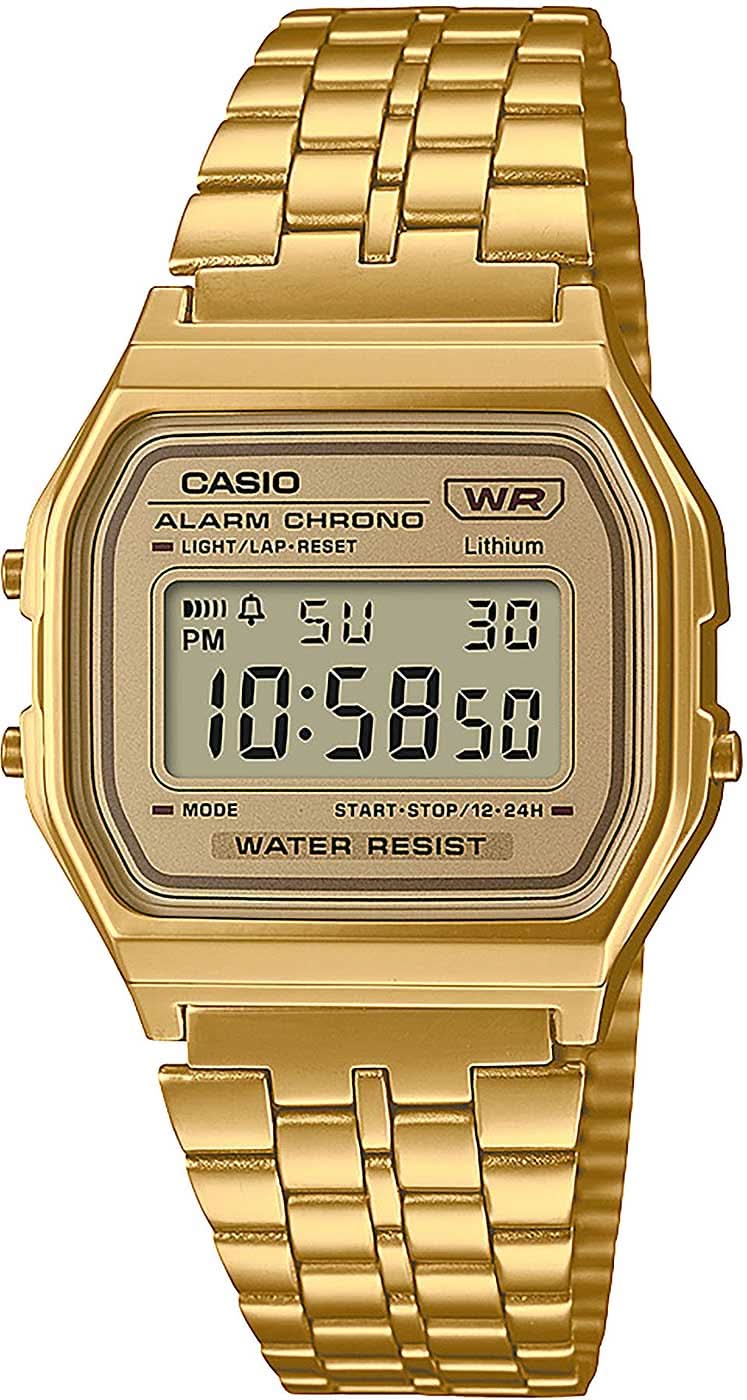 Reloj digital Casio Vintage dorado con correa de metal y pantalla LCD.
