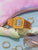 Reloj Casio dorado con correa de metal y pantalla digital, vista de la esfera