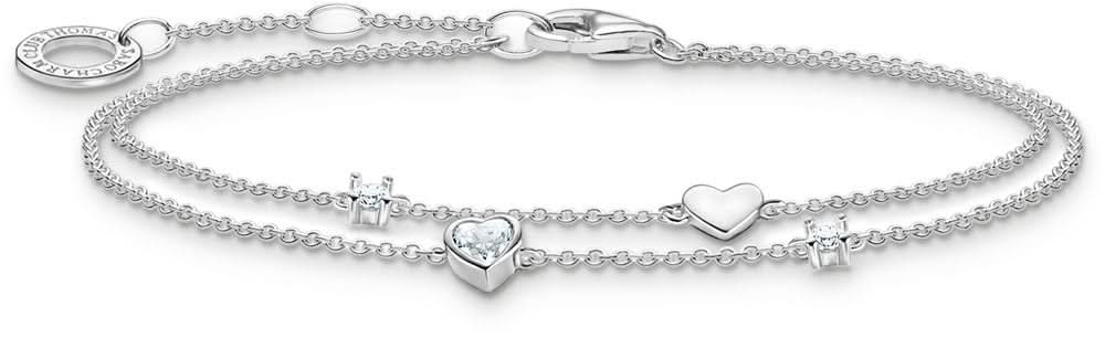 Pulsera plateada de doble fila con dijes de corazón y corazón central brillante
