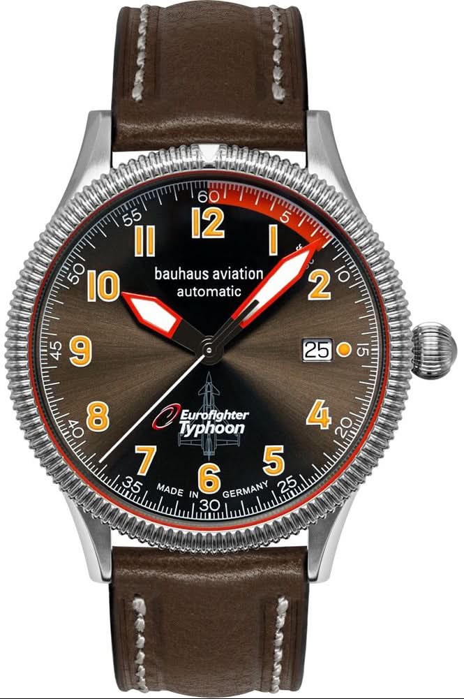 Reloj de hombre con correa de cuero marrón, caja redonda y esfera marrón