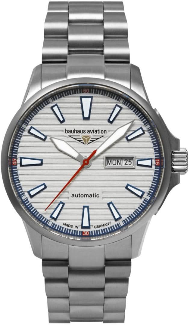 Reloj de hombre con correa de titanio, esfera azul, manecillas rojas y visualización de fecha