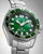 Reloj de hombre con esfera verde, manecillas blancas, caja y pulsera de acero inoxidable