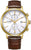 Reloj de hombre con caja dorada, esfera blanca y correa de cuero marrón.