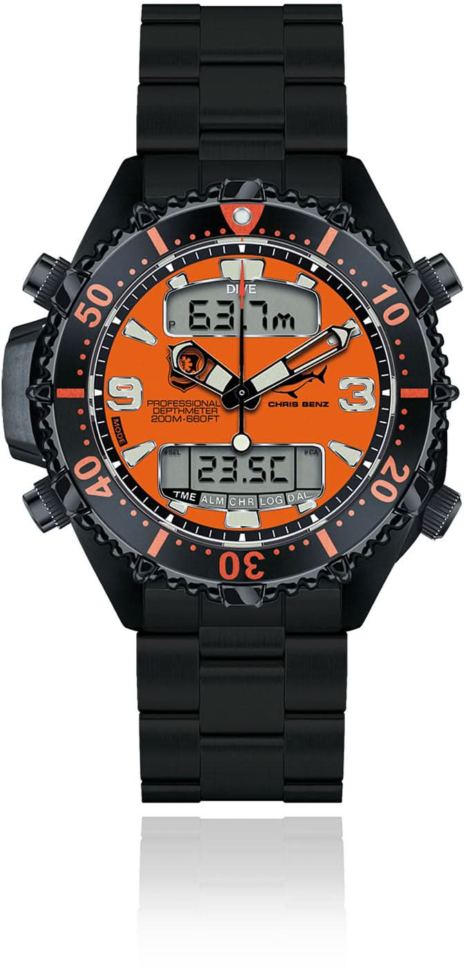 Reloj negro para hombre con profundímetro: esfera naranja, pantalla digital, correa de metal.