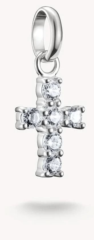 Colgante de charm de cruz de plata con múltiples circonitas cúbicas transparentes